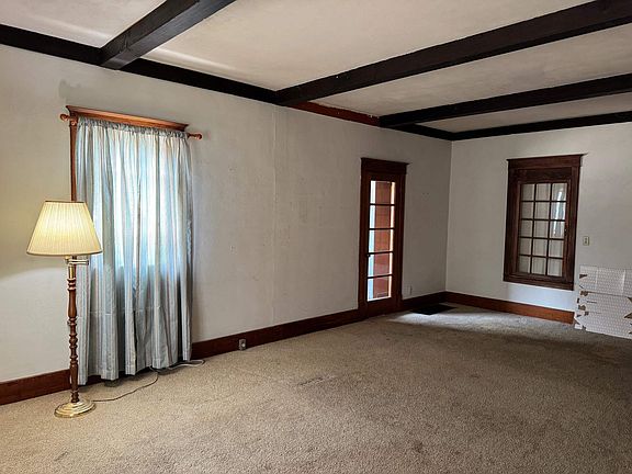 3rd image of 358 Wilson Ave
