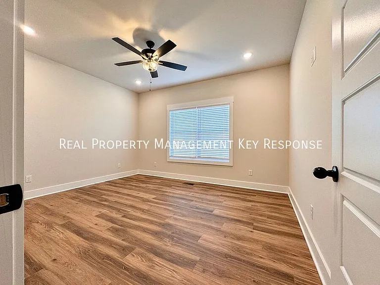 1170 Angus Way — Photo 9