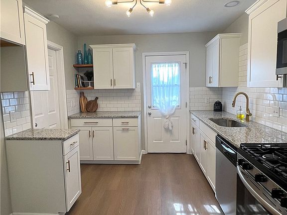 4th image of 4218 Cottage St