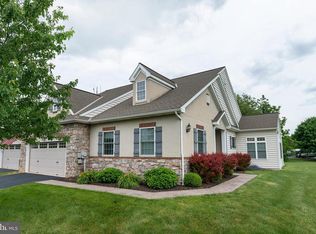 105 Winterberry Ct, Lititz, PA 17543