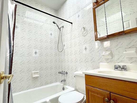 5th image of 25-14 27th St #3R