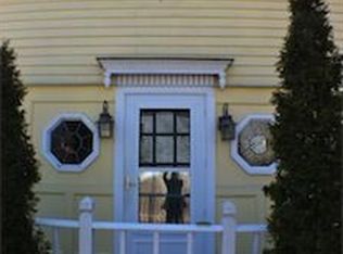 23 Carol Ct, Providence, RI 02909