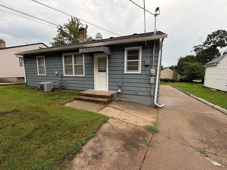 724 Ratone St — Photo 3