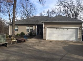 2009 Cherry St, Seneca, MO 64865