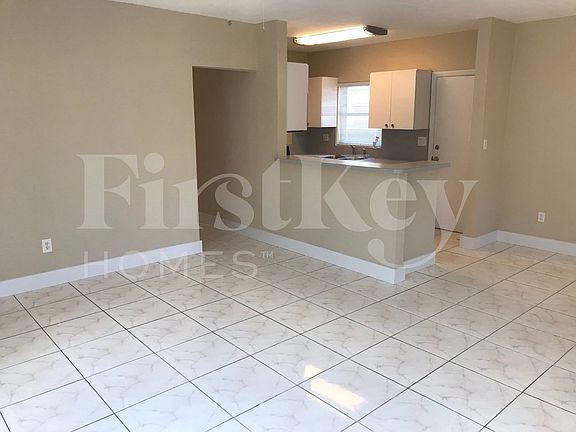 5th image of 17470 NE 19th Ave