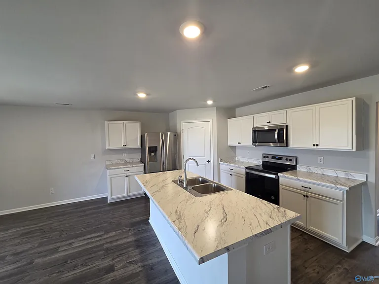 147 Tobin Ln — Photo 5