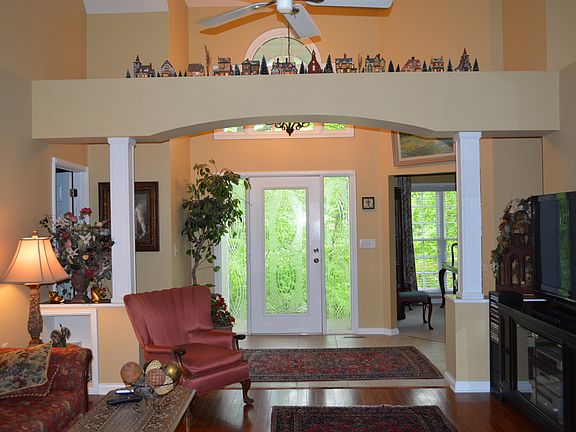 3rd image of 107 Prescott Ln