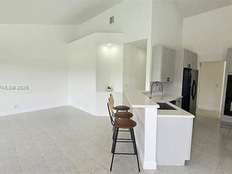 10320 Guatemala St #10320 — Photo 5