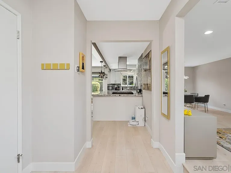 1516 Encino Ave #B — Photo 5