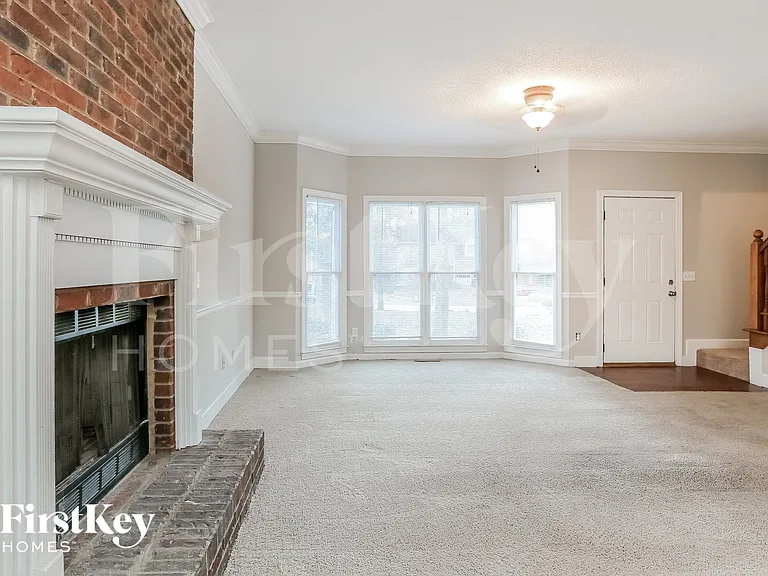 5300 Oglethorpe Ct — Photo 5