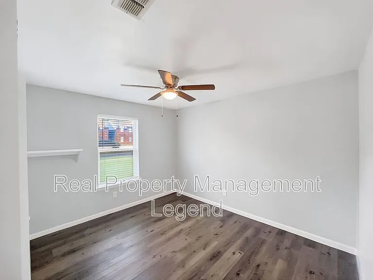 109 N Heights Dr — Photo 13