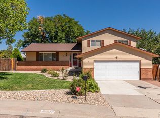 2 Dover Ln, Pueblo, CO 81001