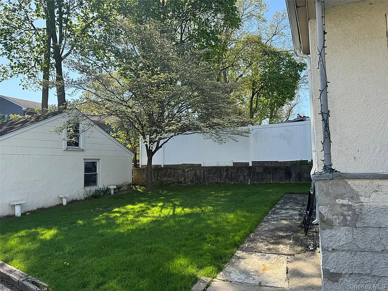 61 Nassau Ave #2 — Photo 21