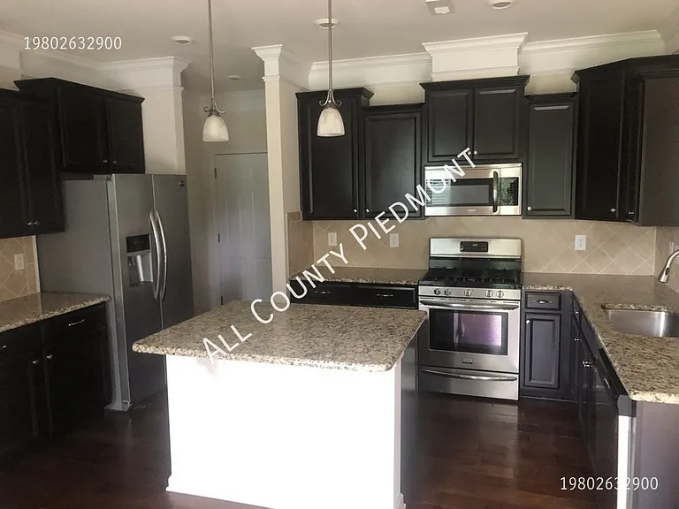 7711 Kelburn Ln — Photo 7