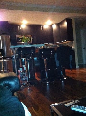 2nd image of 2400 W Balmoral Ave APT 2E