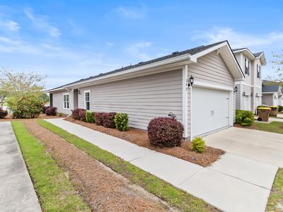 192 Lake Lily Dr, Richmond Hill, GA, 31324