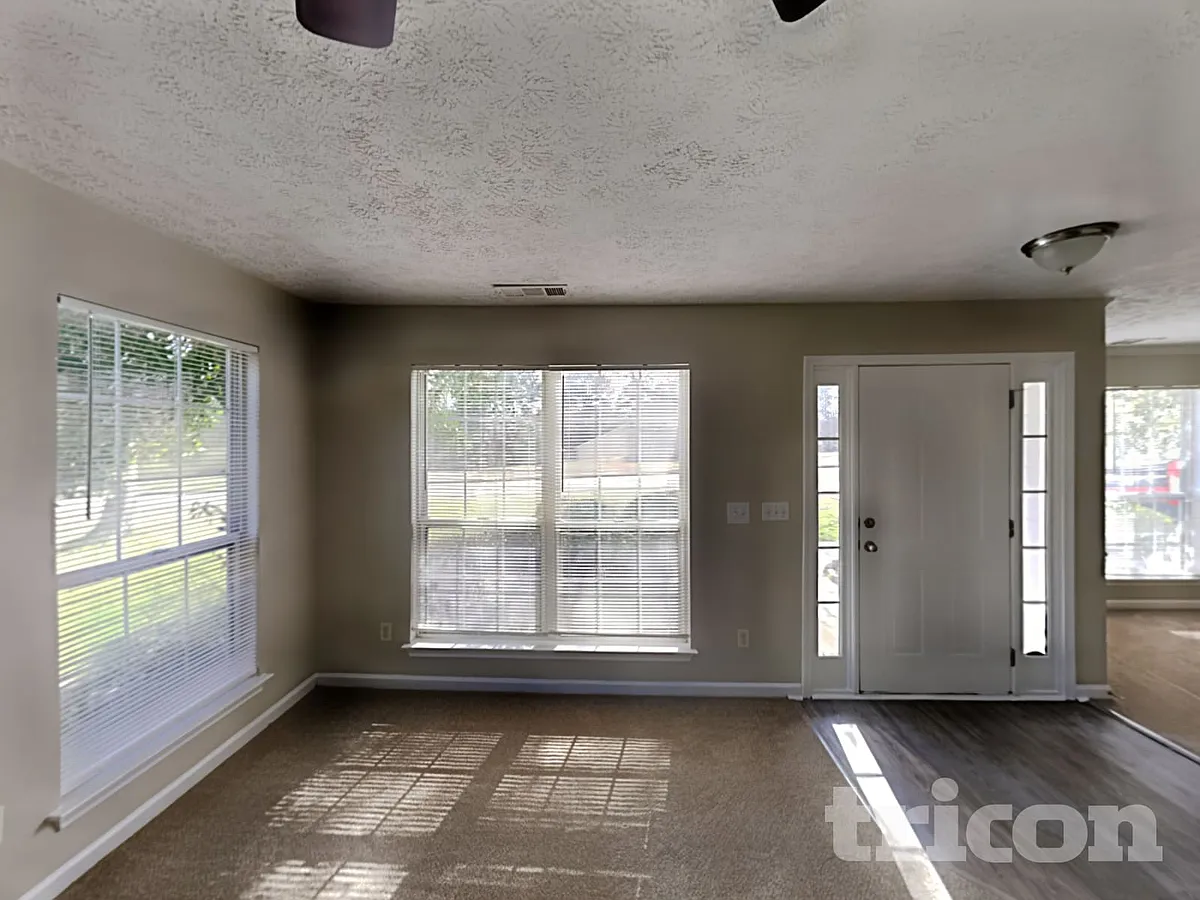 Building Photo - 936 Edgewood Ln