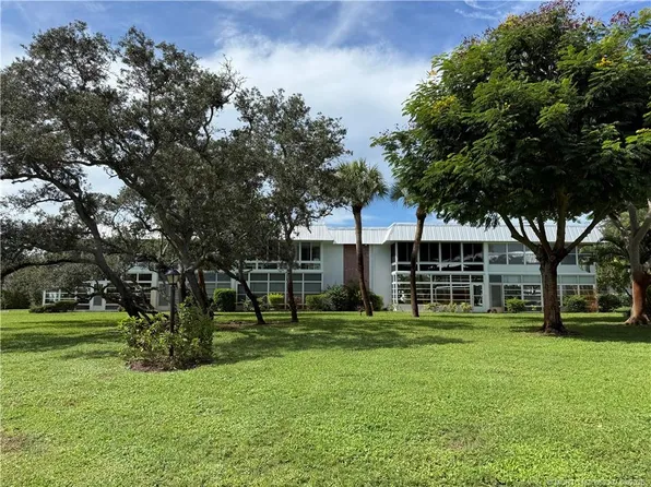 2929 SE Ocean Blvd #8, Stuart, FL 34996