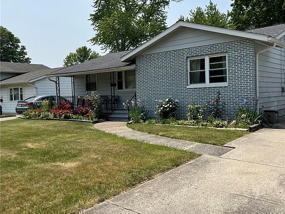 2nd image of 3910 Oakwood Ave