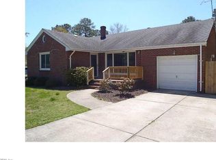 234 Sparrow Rd, Chesapeake, VA 23325