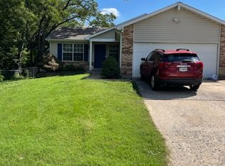 451 Westminster Dr, Saint Peters, MO 63376
