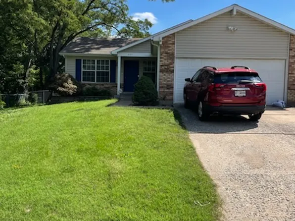 451 Westminster Dr, Saint Peters, MO 63376