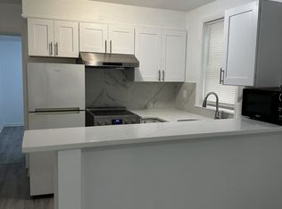 258 S 10th St #1R, Philadelphia, PA 19107