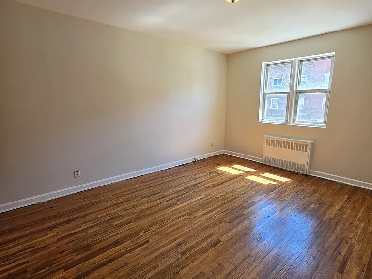 1260 E 91st St #1 — Photo 2