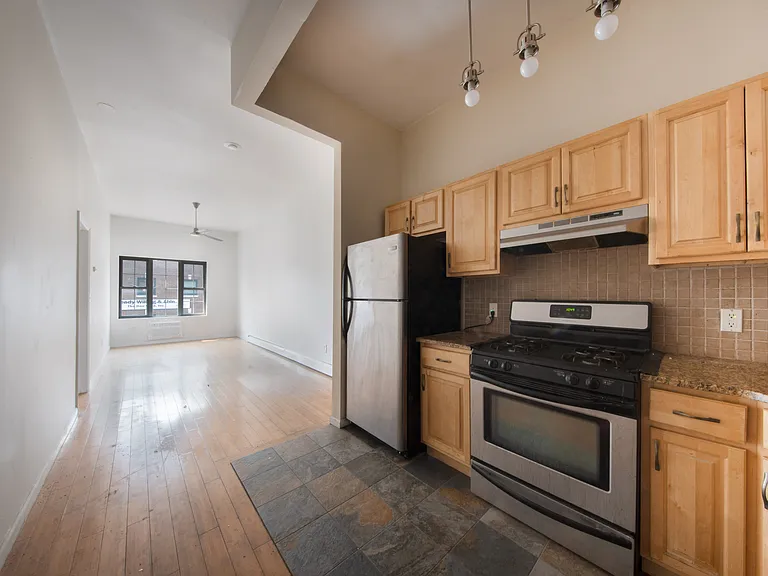 541 Gates Ave #3 — Photo 5