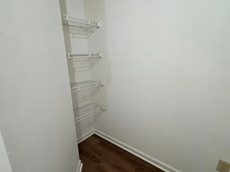 1049 Mustang Ct — Photo 14