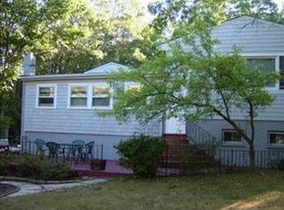 12 Hillover Ln, Sag Harbor, NY 11963