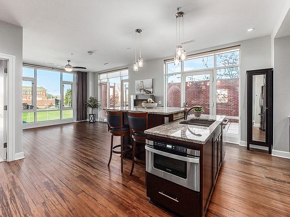 4th image of 1145 N High St #206