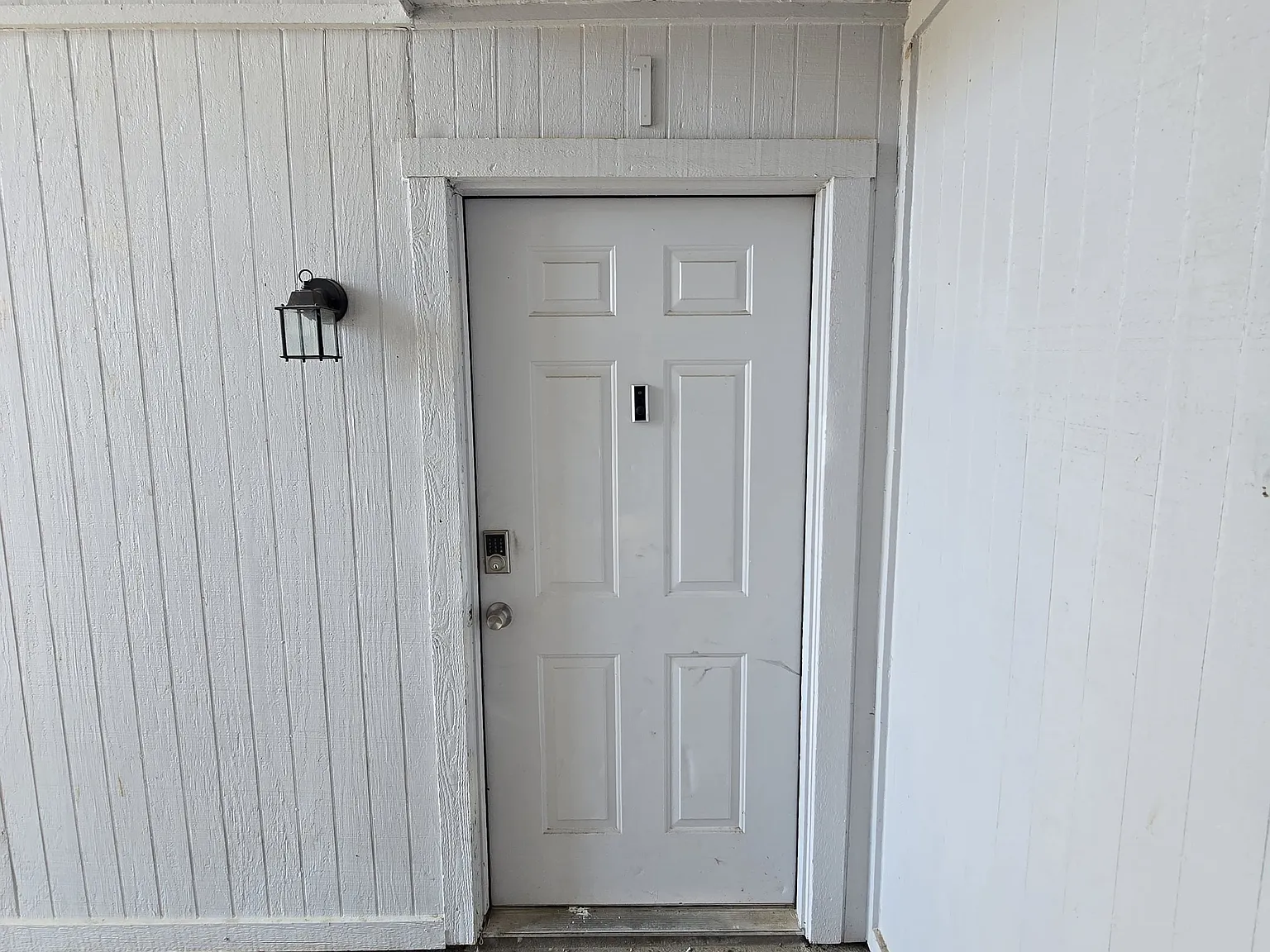 104 N Heights Dr — Photo 1