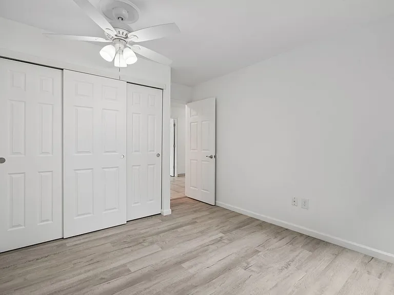 Images Columbia Apartments — Photo 85