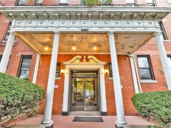 240 Ocean Pkwy APT 2C, Brooklyn, NY 11218
