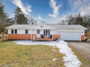 2867 Norton Rd, Howell, MI 48843