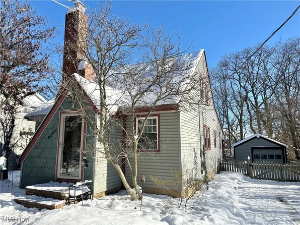 9001 Cedar St, Brecksville, OH 44141