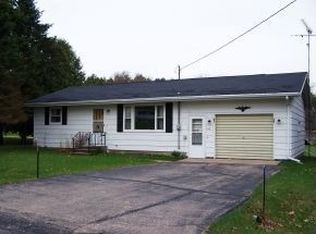 405 S West St, Weyauwega, WI 54983