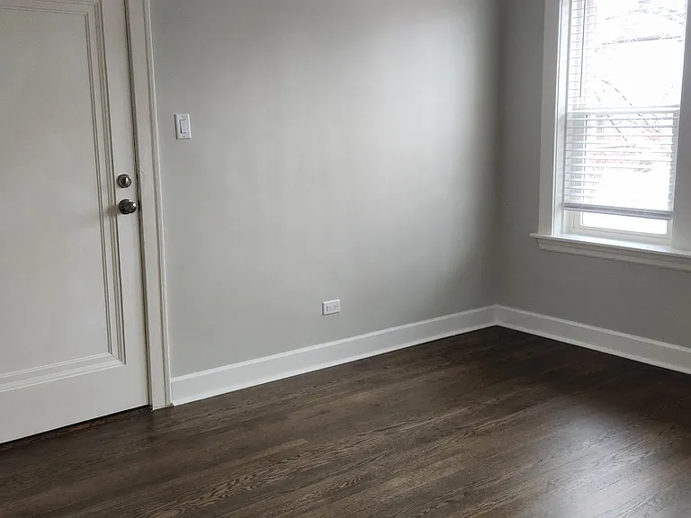 5521 W George St #2 — Photo 4