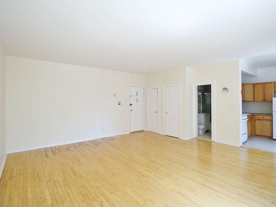 2nd image of 159 W 4th St APT 2