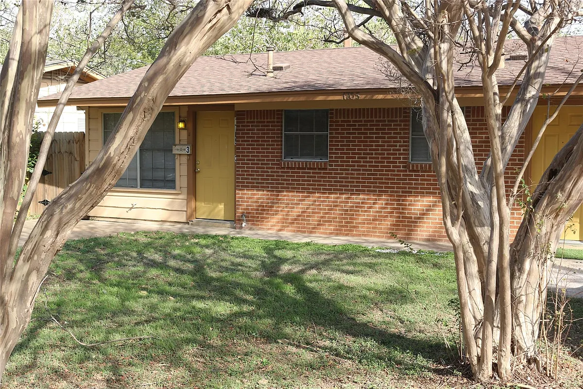 Building Photo - 1705 Walnut St #3