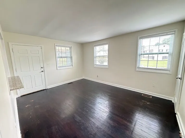 2013 Center Way S — Photo 2