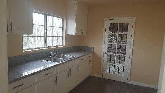 2nd image of 648 Brittania St