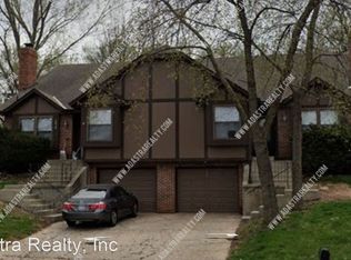 8821 W 77th St, Overland Park, KS 66204