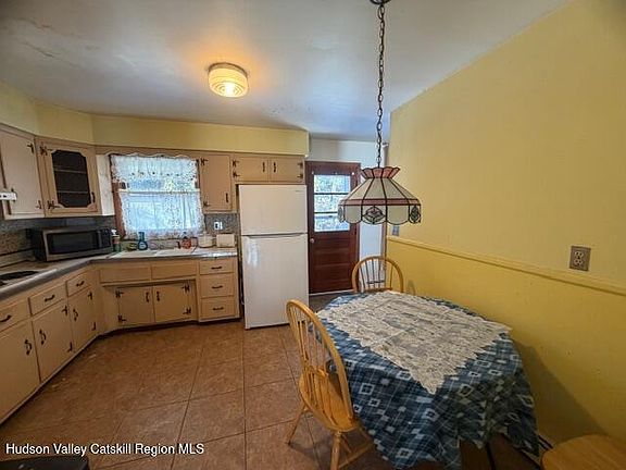 2nd image of 15 Redwood Road