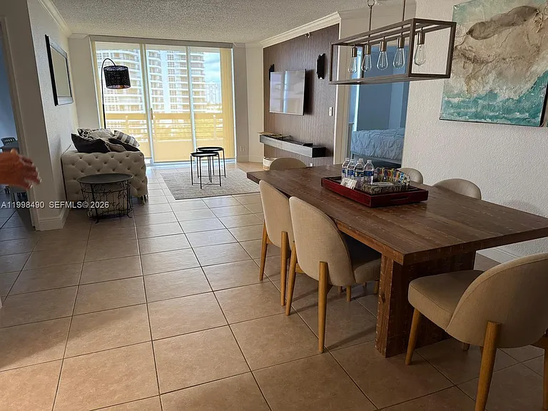 3600 Mystic Pointe Dr #910 — Photo 10