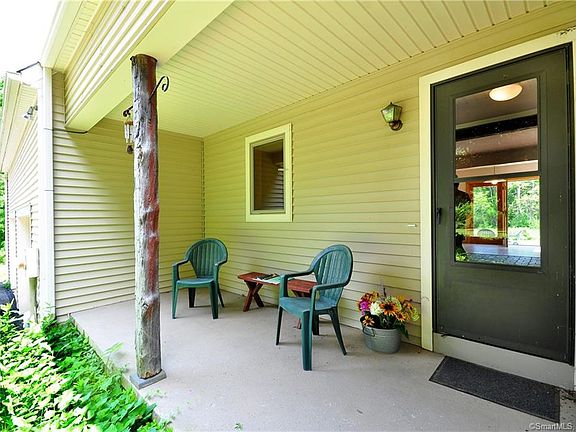 3rd image of 27 Winston Dr