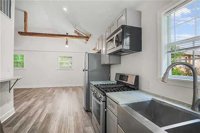 325 S Lopez St #D — Photo 8