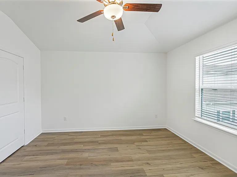 10838 Emerick St — Photo 6