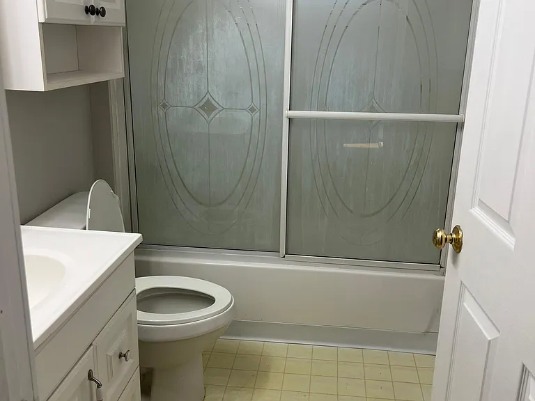 1306 Graham St — Photo 8